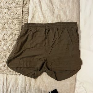 NWT- linen shorts